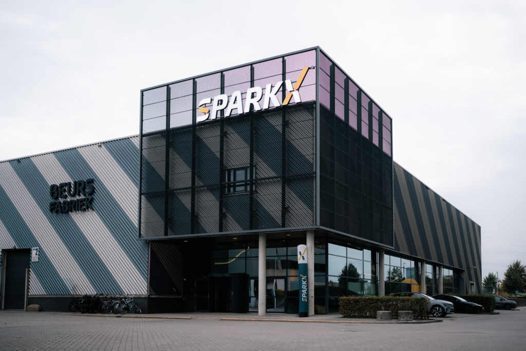 Gevel van Sparkx Utrecht, in de voormalige Beursfabriek in Nieuwegein